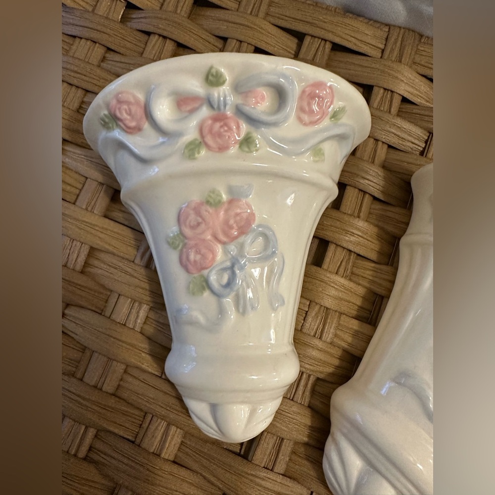 SOLD!!!!VINTAGE 1960’s Ceramic Wall Pocket Vases with Elegant Floral SOLD!!! - Picture 2 of 3